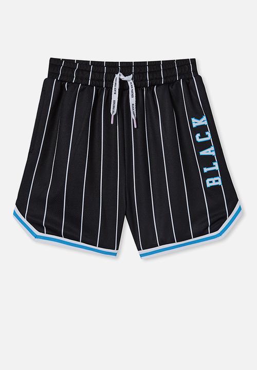 Cotton On - License marvel basketball short - lcn mar black stripe & black panther