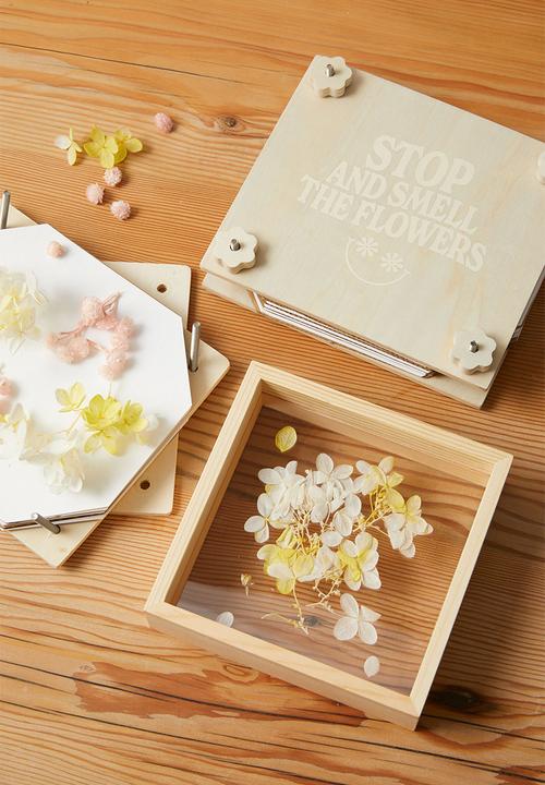 Typo - Flower press kit - smell the flowers