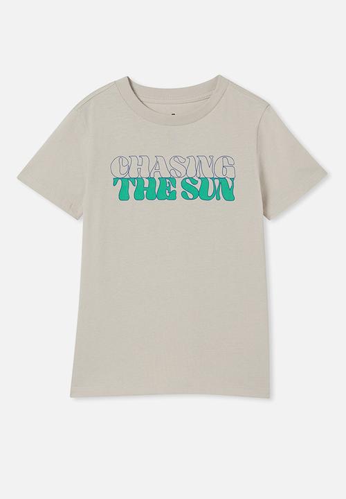 Cotton On - Max skater short sleeve tee - rainy day/chasing the sun