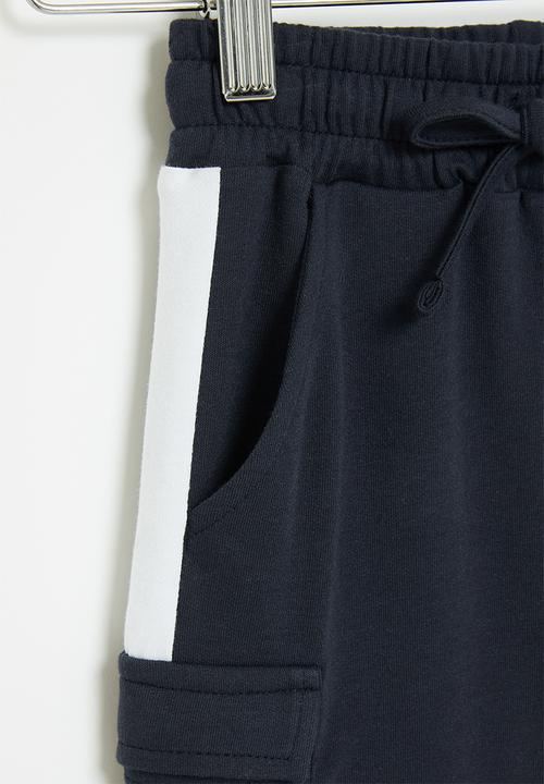 Superbalist - Fleece cargo shorts  - navy & white