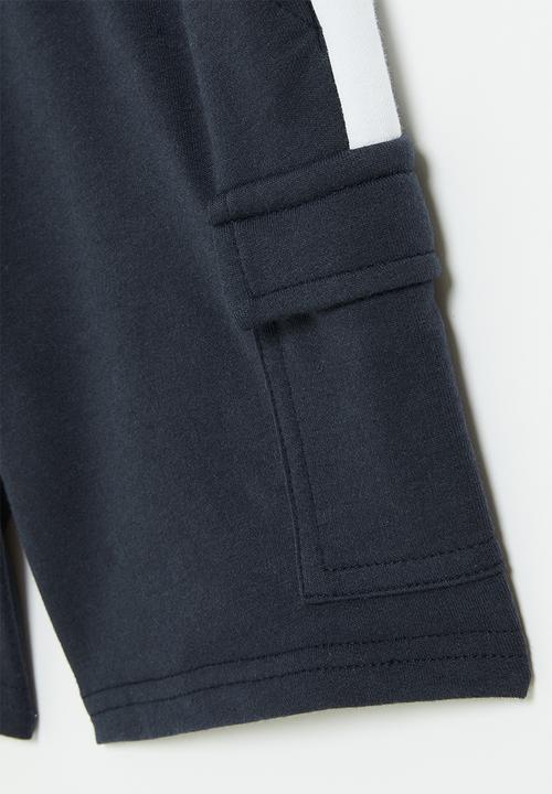 Superbalist - Fleece cargo shorts  - navy & white
