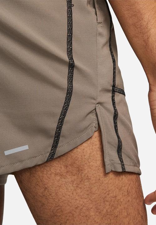 Nike - Nike Dri-FIT Stride D.Y.E. 18cm (approx.) Running Shorts