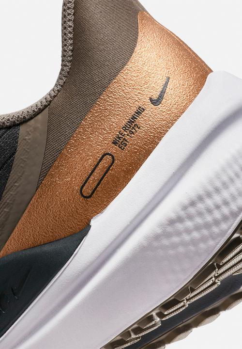 Nike - Nike Winflo 9