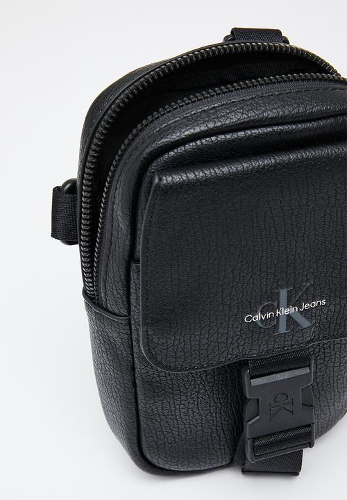 Calvin Klein - Mono textured phone crossbody - black