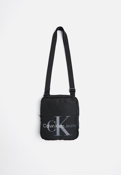 Calvin Klein - Sport essentials reporter - black