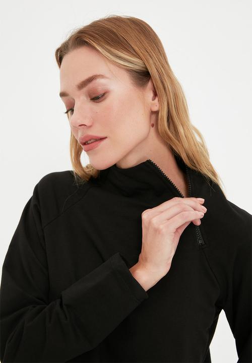 Trendyol - Asymmetrical zip collar sweatshirt - black