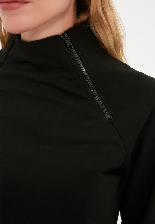 Trendyol - Asymmetrical zip collar sweatshirt - black