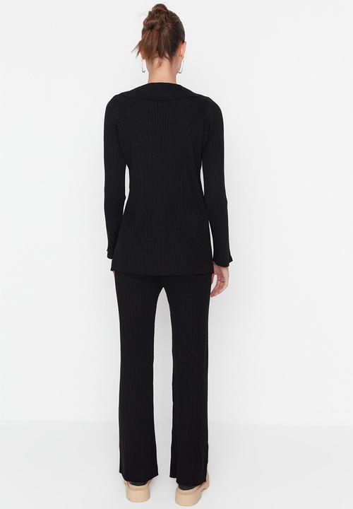 Trendyol - V neck button front two-piece set - black