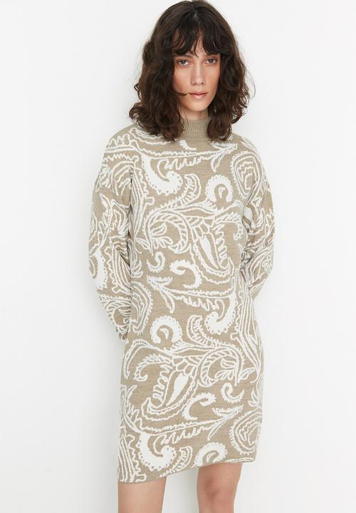 Trendyol - Patterned turtleneck dress - beige