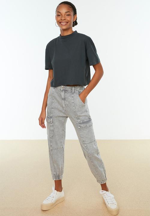 Trendyol - Round collar crop  T-shirt - anthracite