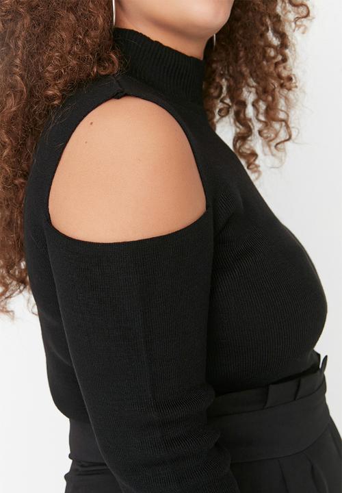 Trendyol - Plus shoulder cutout sweater - black