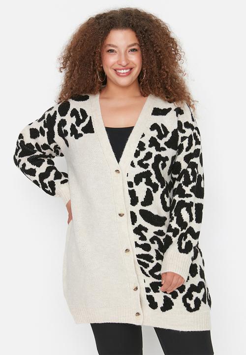Trendyol - Plus oversized patterned knit cardigan - multi
