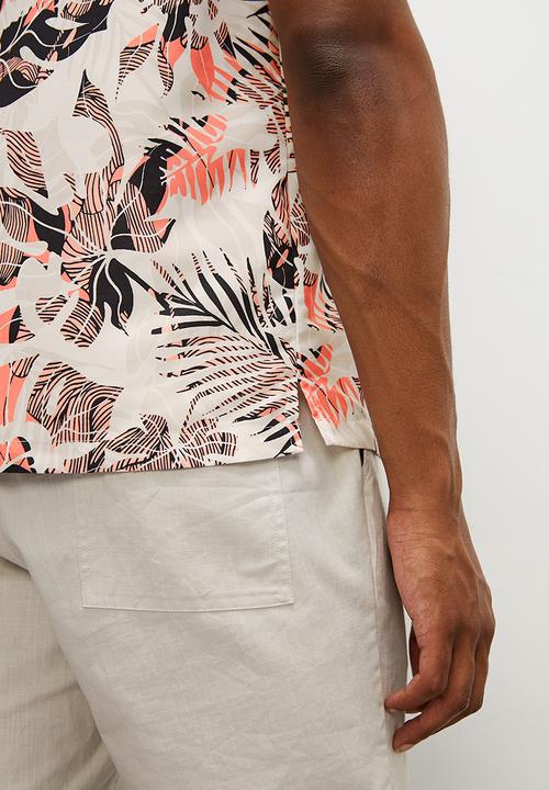 STYLE REPUBLIC - Regular fit floral print short sleeve reverse collar shirt - multi