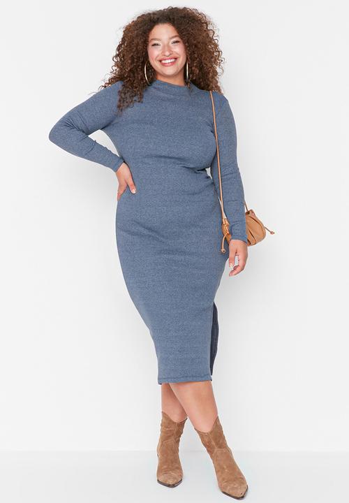 Trendyol - Plus slit detail long sleeve knit dress - blue