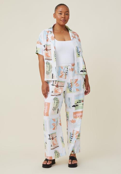 Cotton On - Curve haven short sleeve shirt - postcard print