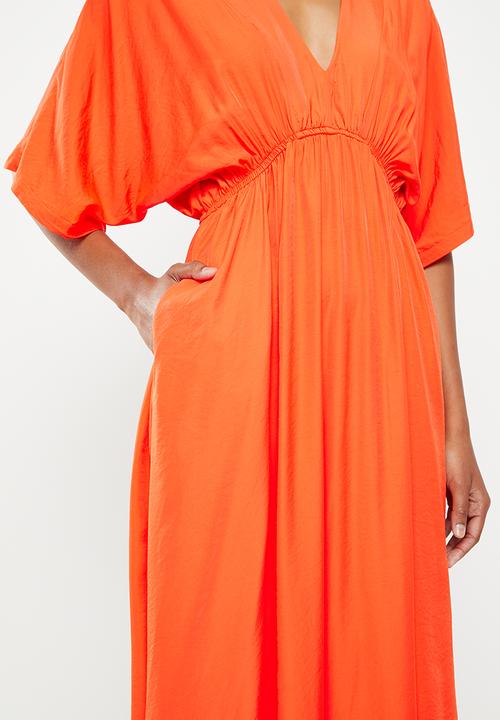 Me&B - Curved kimono full skirt maxi dress - plain orange