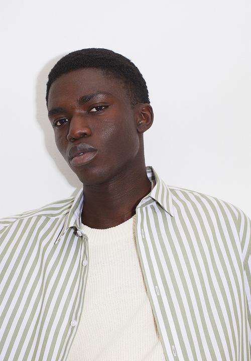 H&M - Regular fit shirt - sage green & white 