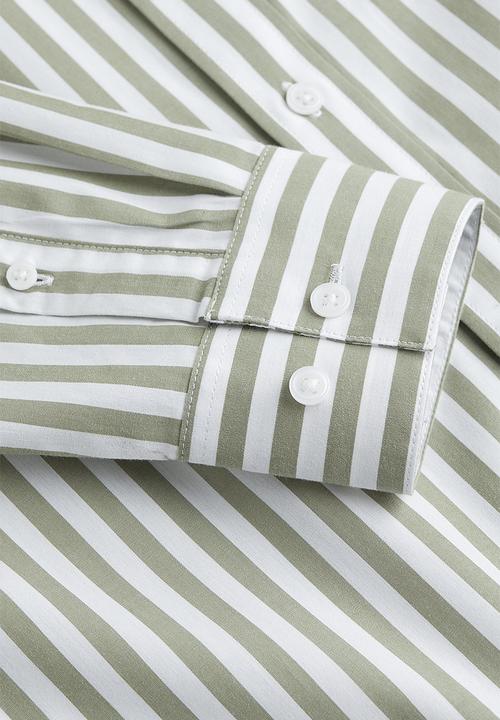 H&M - Regular fit shirt - sage green & white 