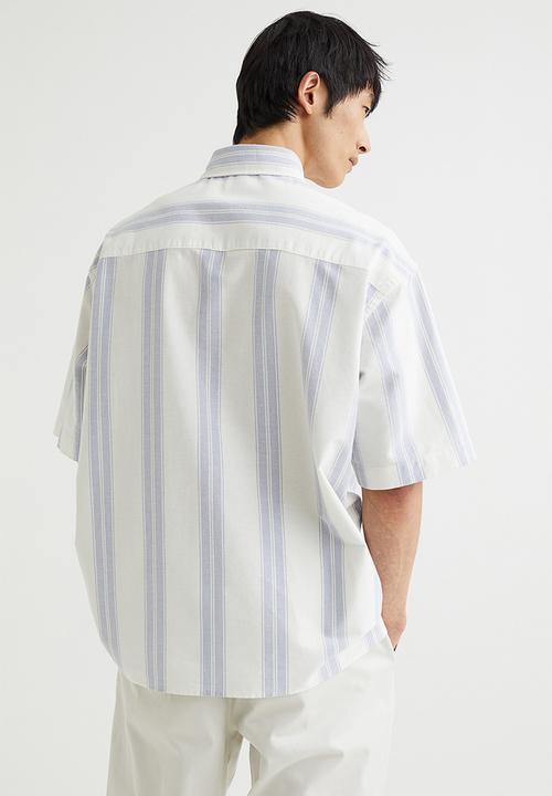 H&M - Oversized fit short sleeved oxford shirt - light blue & white 