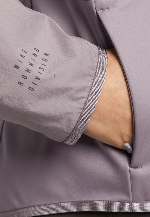 Nike - W nk sf run dvn jkt - purple smoke/black