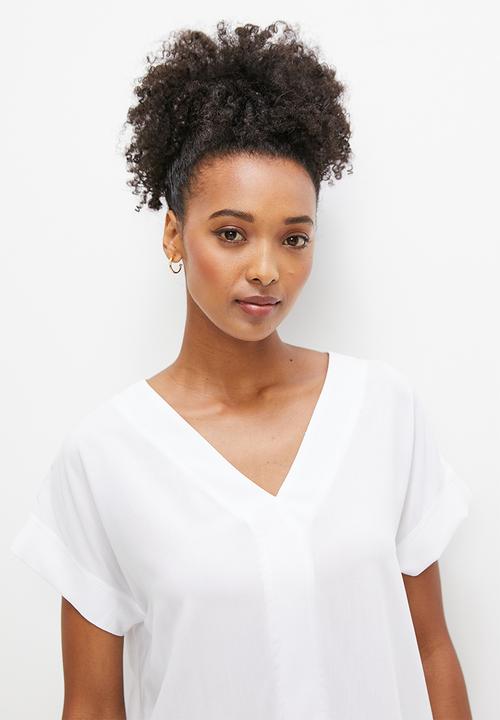 edit - Textured v-neck grown on shell - white