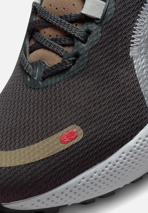 Nike - Nike Escape Run 2