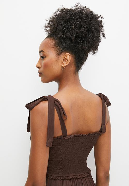 edit - Crinkle smocked tiered maxi dress - chocolate