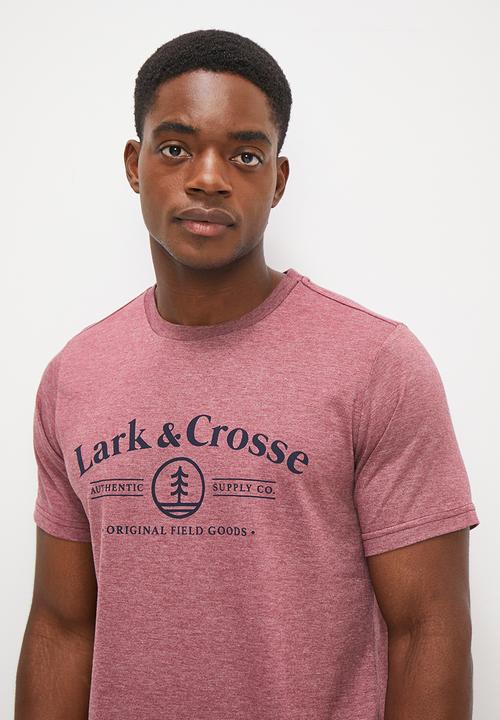 Lark & Crosse - L&c chest logo tee - burgundy