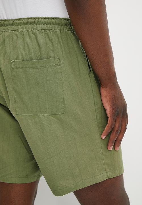 Lark & Crosse - Relaxed fit pull on short - olive
