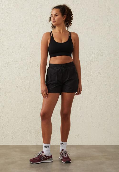 Cotton On - Seamless strappy back crop - black