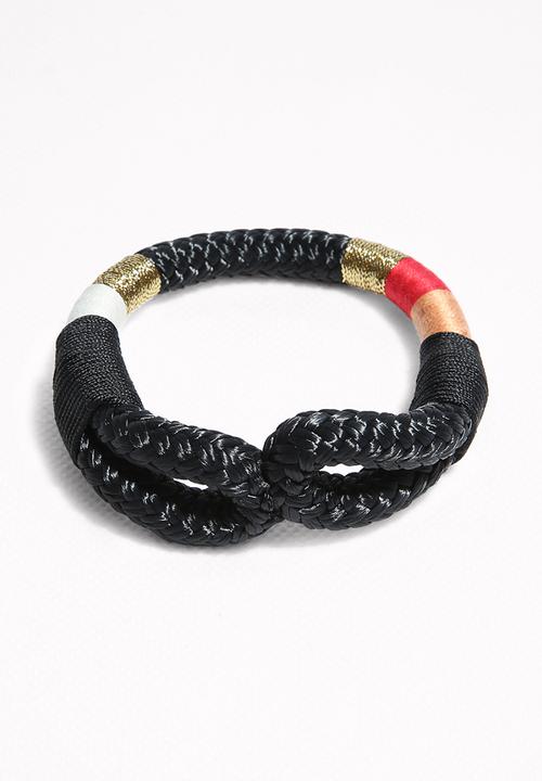 Pichulik - Curved Bracelet