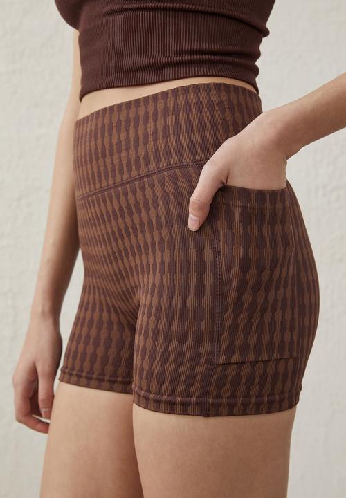 Cotton On - Seamless shortie short - cedar brown jacqaurd