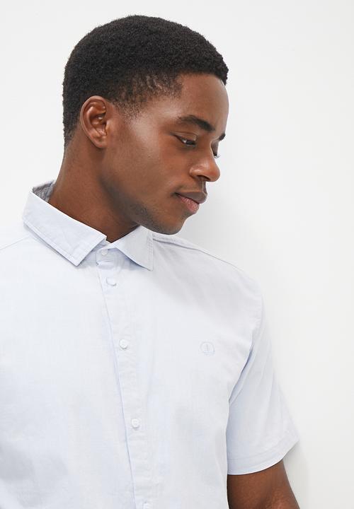 Lark & Crosse -  Regular fit short sleeve washed shirt - light blue