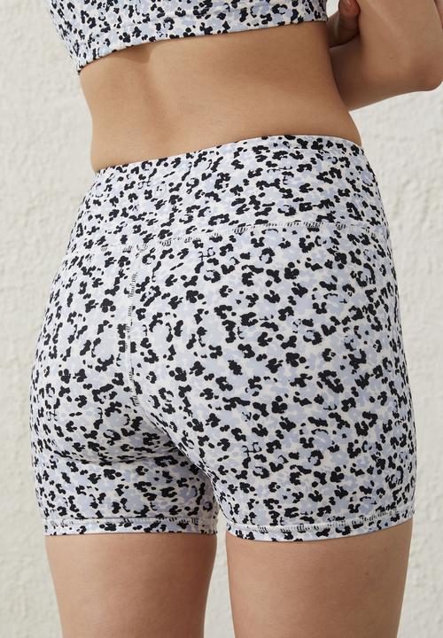Cotton On - Highwaisted shortie short - abstract animal