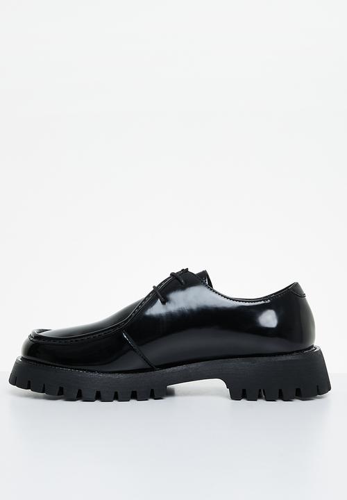 PC - Trout lace up hi shine leather - black