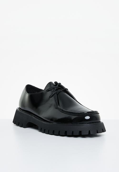 PC - Trout lace up hi shine leather - black