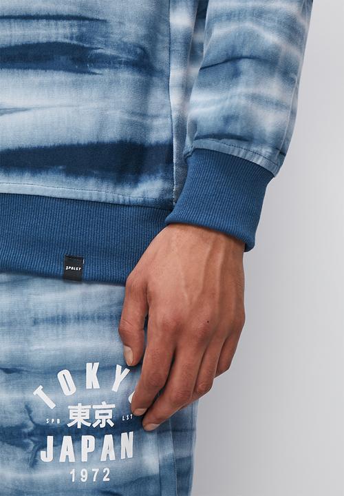 Superbalist - Regular fit acid wash crew neck sweater - indigo