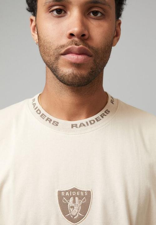 Cotton On - Oversized nfl T-shirt - lcn nfl beige/raiders neck rib