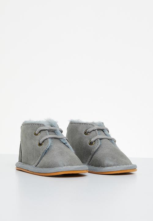 Pop Candy - Baby booties with faux fur - grey