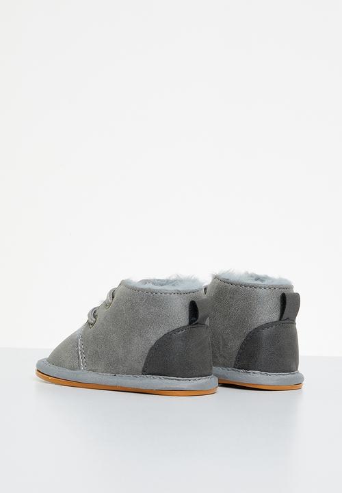 Pop Candy - Baby booties with faux fur - grey