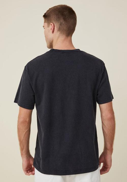 Cotton On - Premium loose fit classic T-shirt - black/anthem athletica