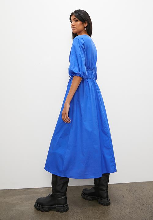 Superbalist - Voluminous midi dress with front tie detail - majestic blue