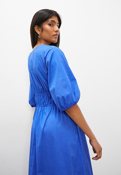 Superbalist - Voluminous midi dress with front tie detail - majestic blue