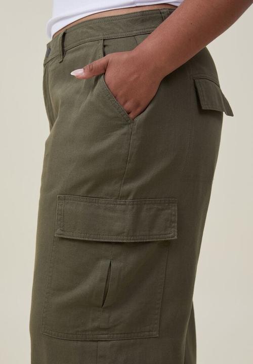 Cotton On - Curve bobbie cargo pant - soft olive