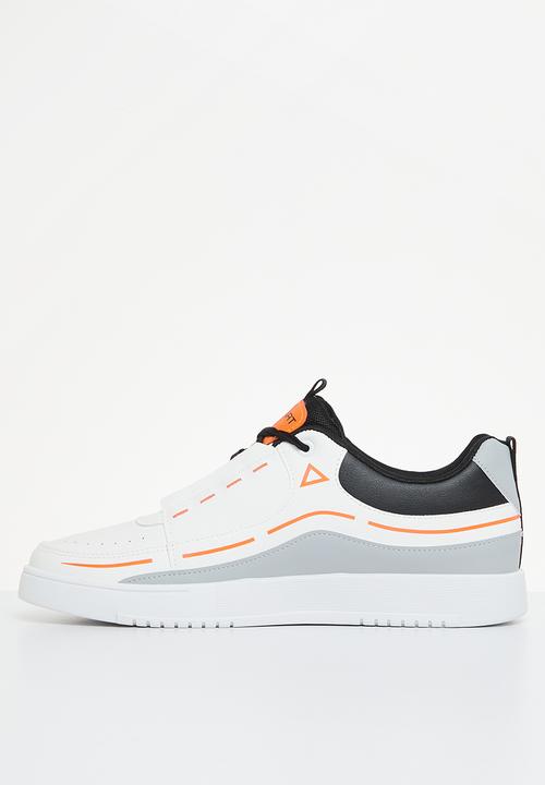 UrbanArt - Kel 1 wax slip-on - white
