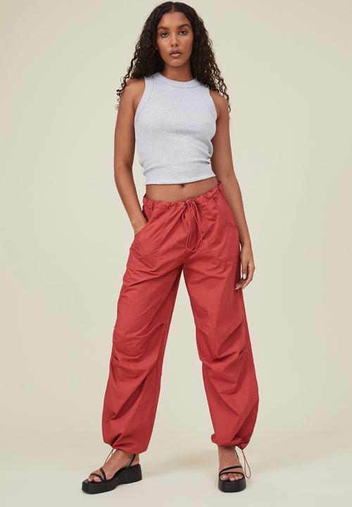 Cotton On - Jordan cargo pant - rust red