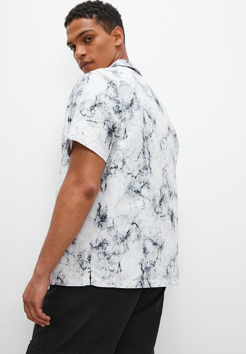 STYLE REPUBLIC - Marble print short sleeve revere collar shirt - black & white