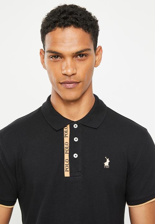 POLO - Men logo placket golfer - black