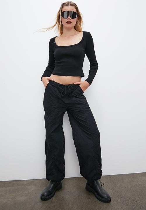 Blake - Ribbed scoop tee - black