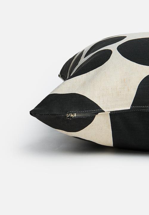 Sixth Floor - Mendi cushion cover - black & neutral 